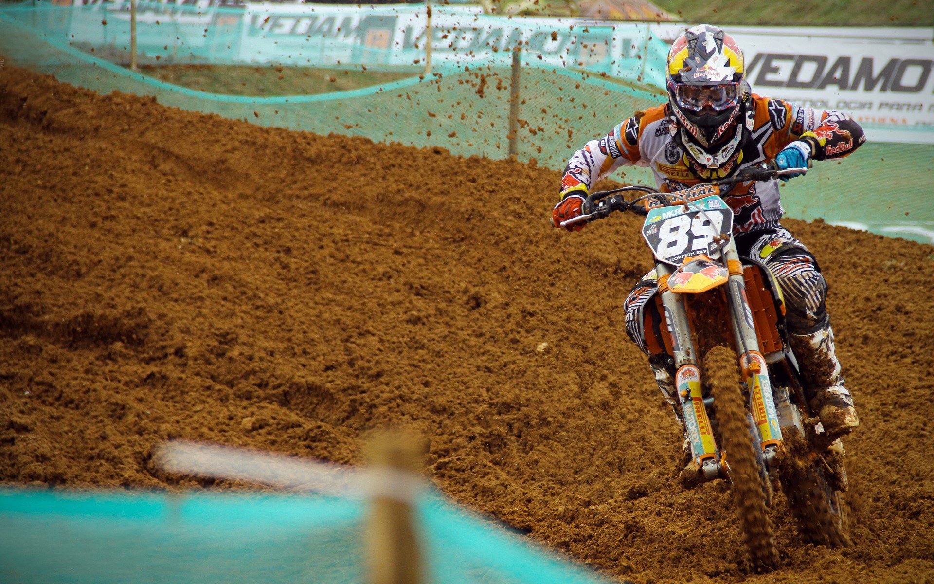 詹姆斯狂飙40+惊艳全场，掘金团队篮球如钢铁洪流，全面克制广厦显冠军相