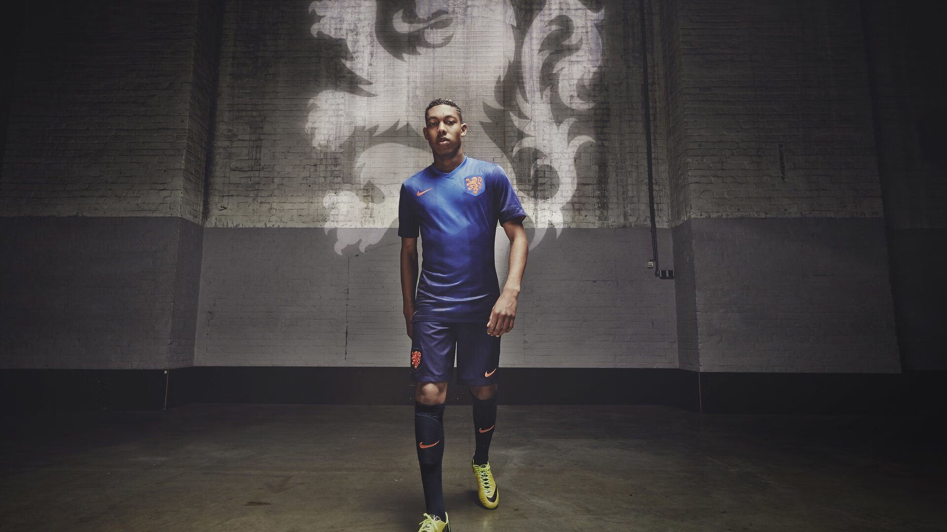 开云体育在线-阿尔瓦雷斯一击定乾坤！拜仁决胜时刻展现底蕴，力克加纳涉险过关