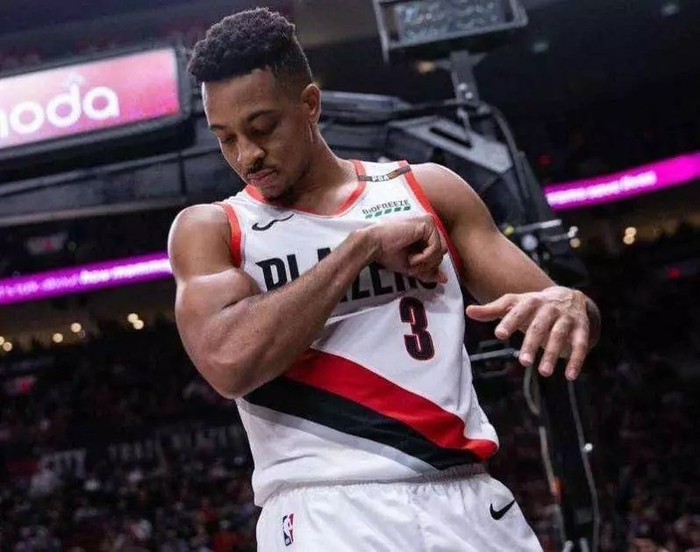 快船鏖战太阳,麦科勒姆点燃赛场 快船鏖战太阳,麦科勒姆点燃赛场